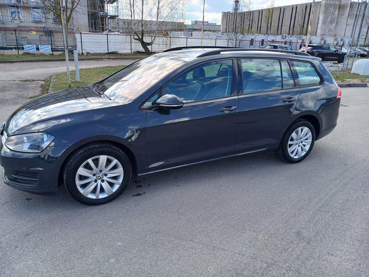 Volkswagen Golf - 2