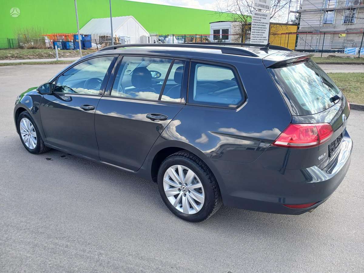 Volkswagen Golf - 3