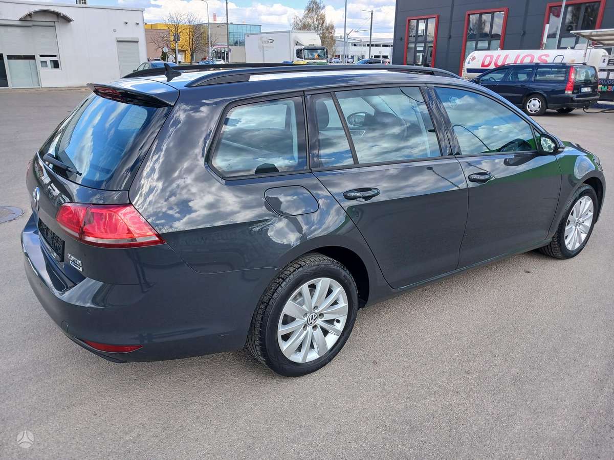 Volkswagen Golf - 5