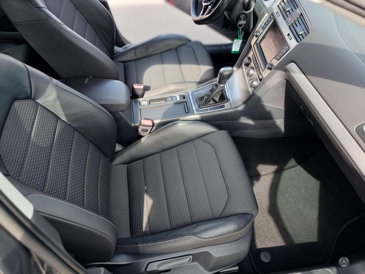 Volkswagen Golf - 12