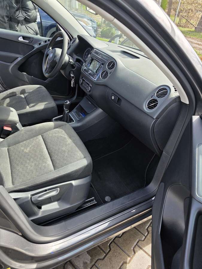 Volkswagen Tiguan - 9