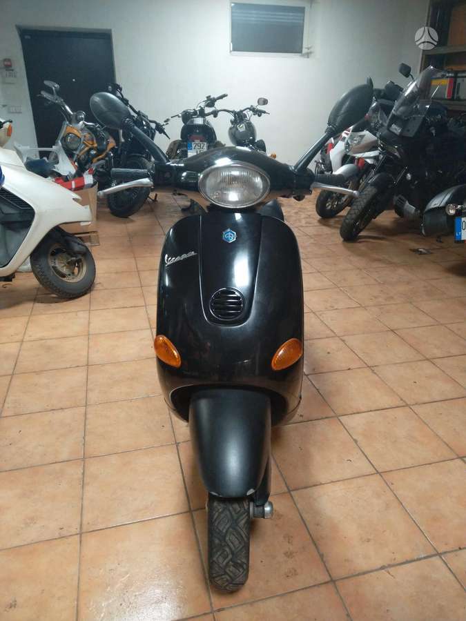 Piaggio Vespa, scooters / mopeds