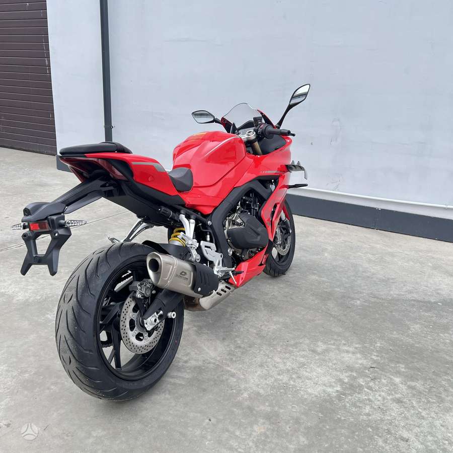 QJMOTOR SRK 800RR 778cc, superbikes