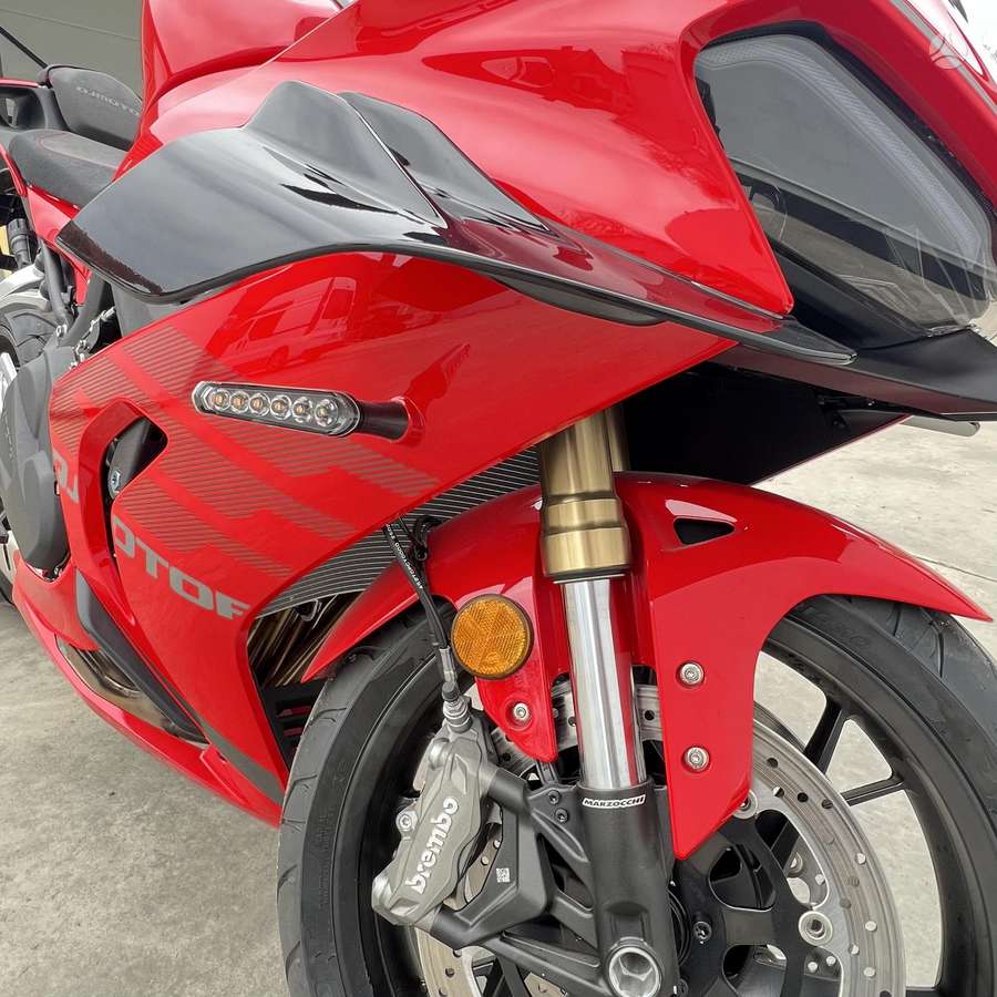 QJMOTOR SRK 800RR 778cc, superbikes