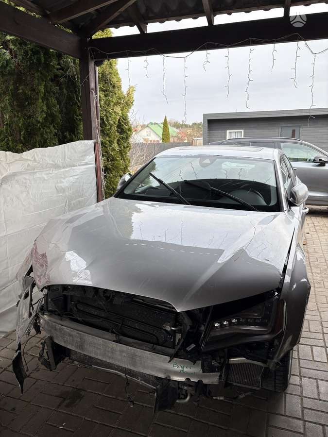 Audi A8, 3.0 l., Седан