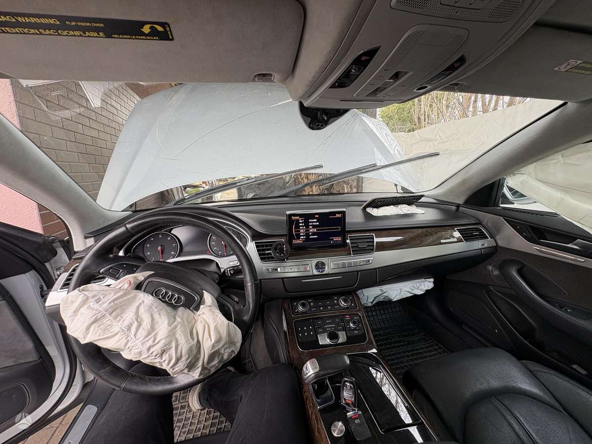 Audi A8, 3.0 l., Седан