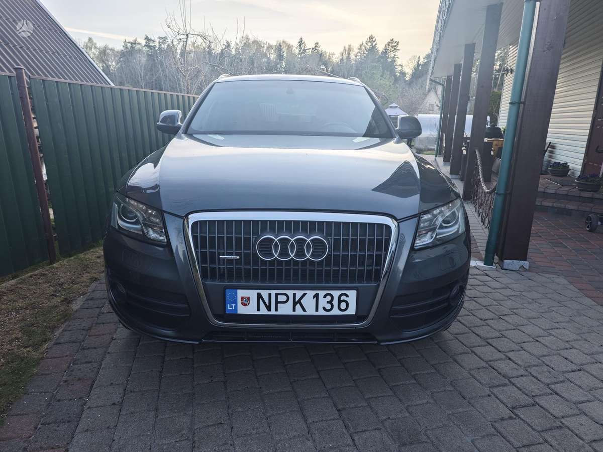 Audi Q5, 2.0 l., off-road / crossover