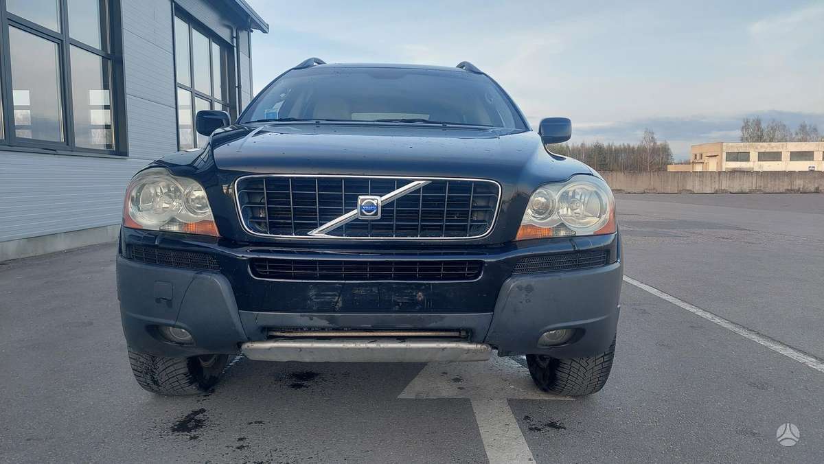 Volvo XC90 - 1