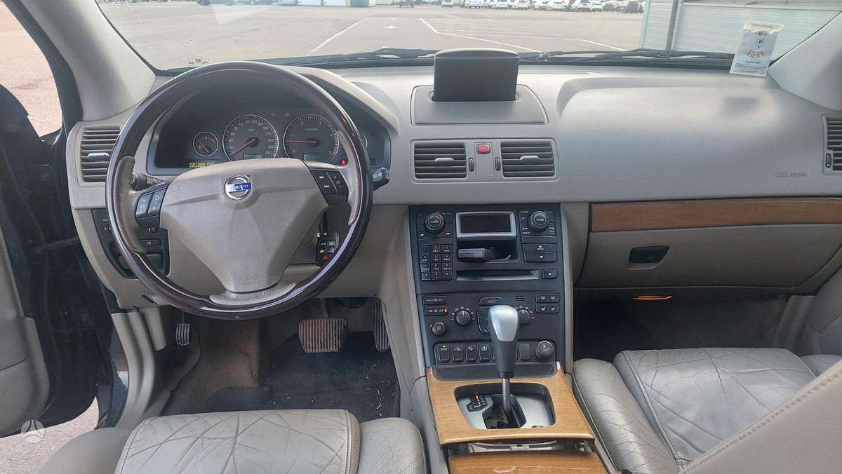 Volvo XC90 - 8