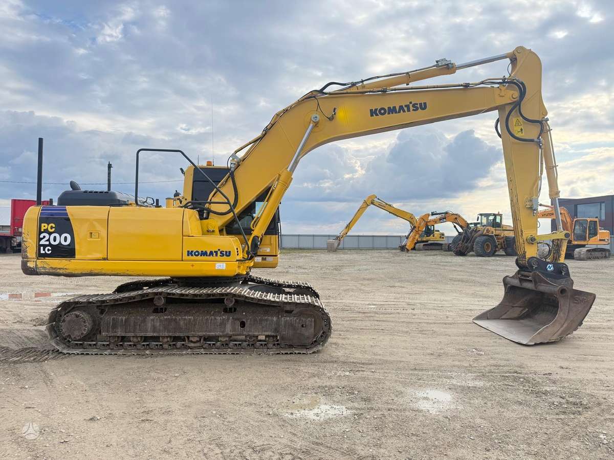 Komatsu PC 200 LC-8, ekskavatori