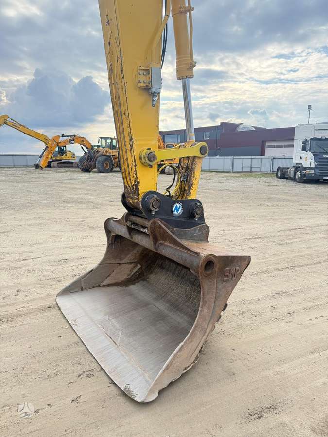 Komatsu PC 200 LC-8, ekskavatori