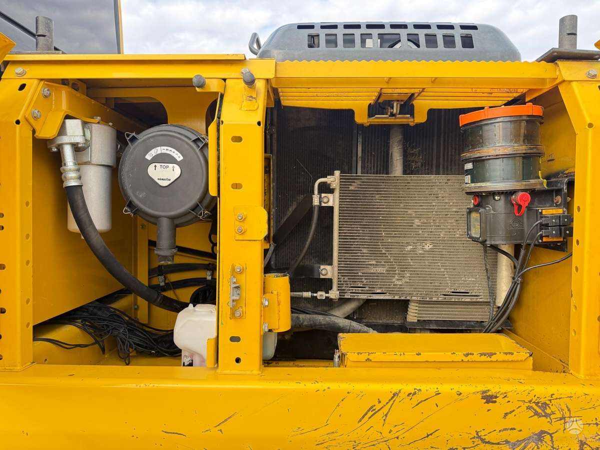 Komatsu PC 200 LC-8, ekskavatori