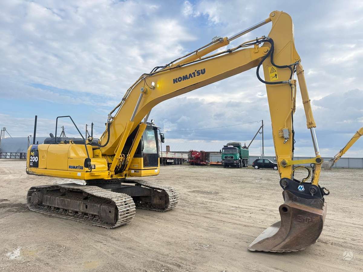 Komatsu PC 200 LC-8, ekskavatori