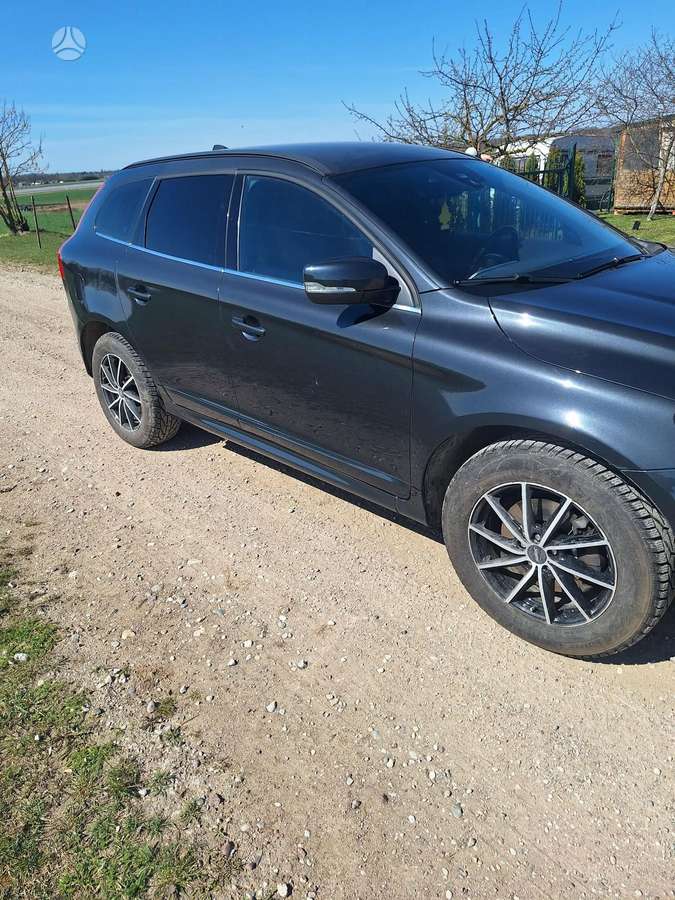 Volvo XC60, off-road / crossover