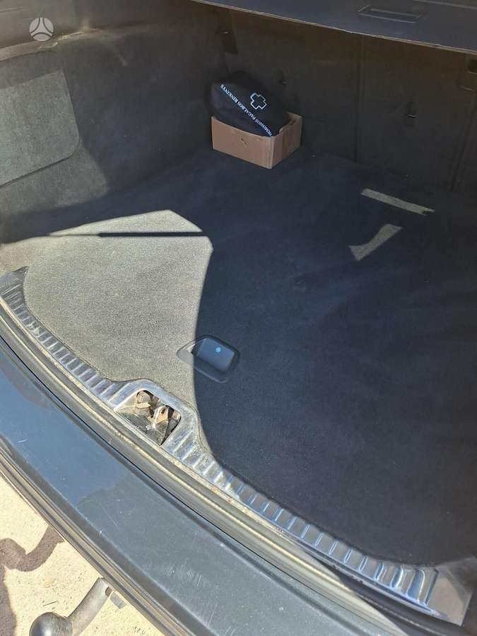 Volvo XC60, off-road / crossover