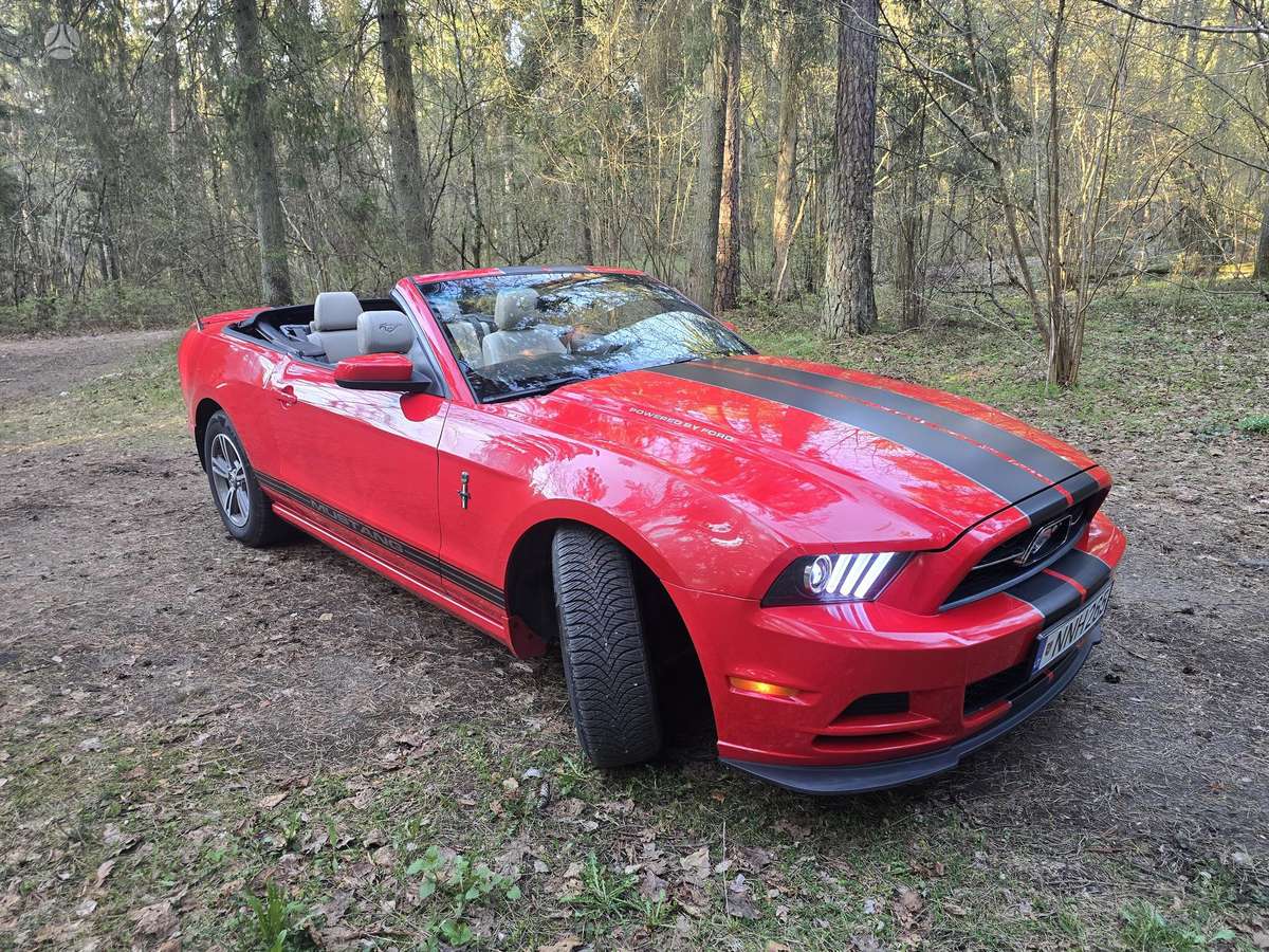 Ford Mustang, 3.7 l., convertible