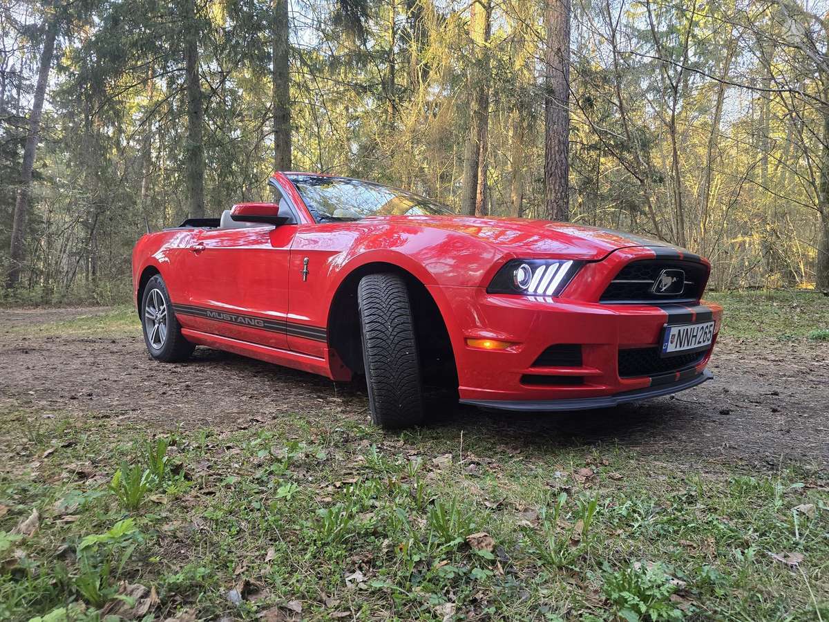 Ford Mustang, 3.7 l., convertible