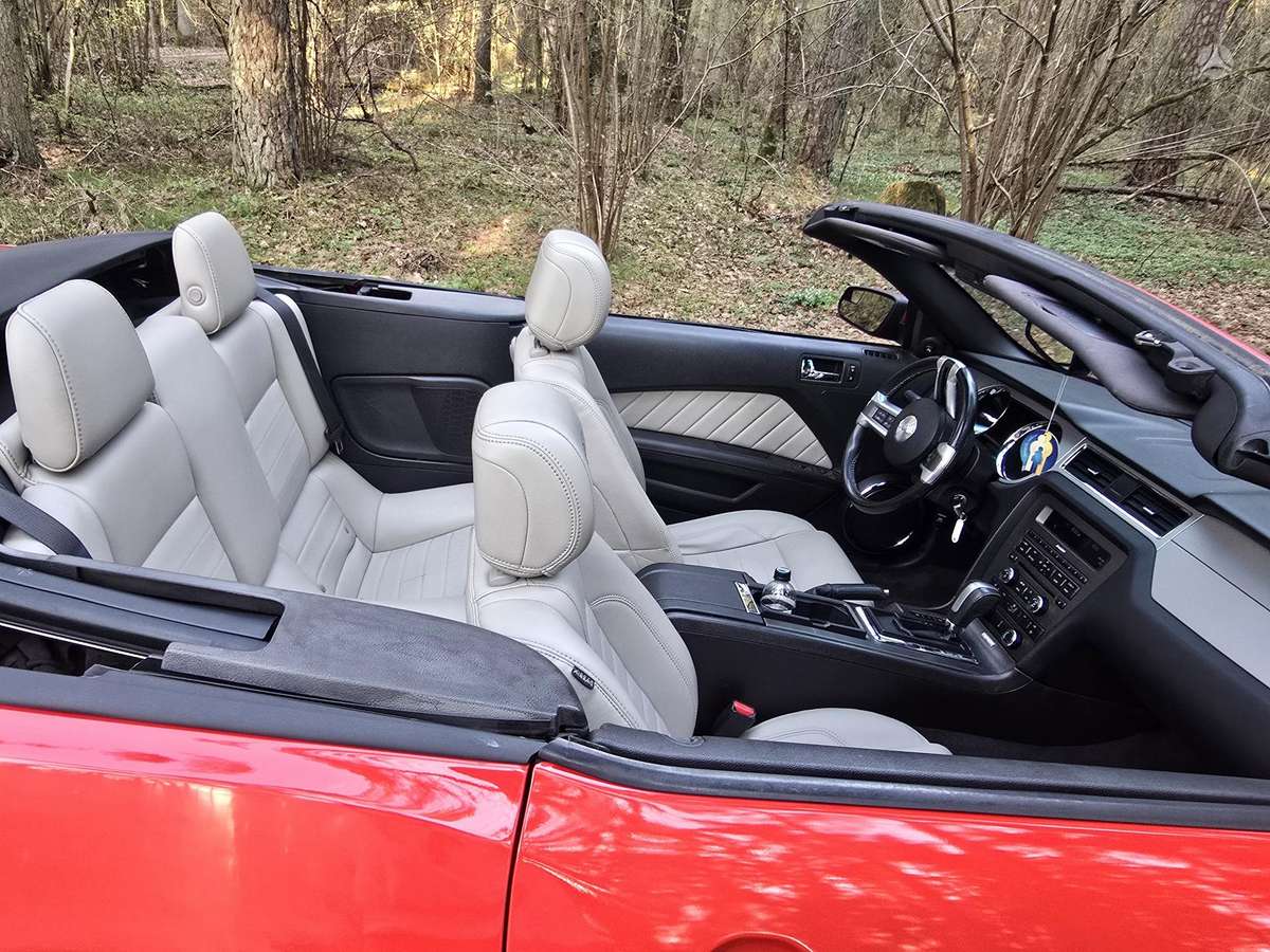 Ford Mustang, 3.7 l., Кабриолет