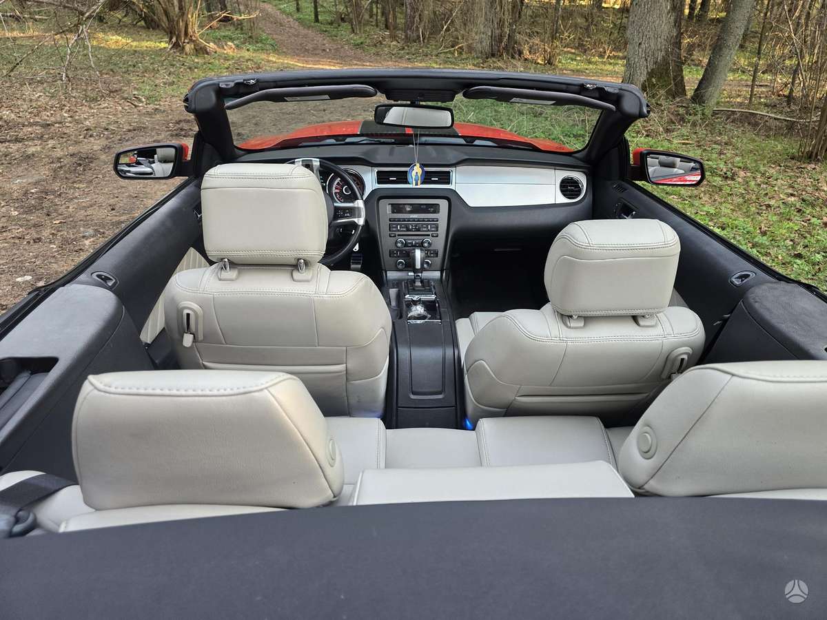 Ford Mustang, 3.7 l., Кабриолет