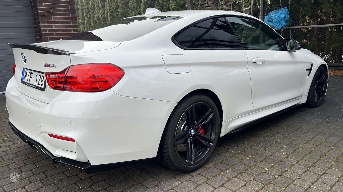 BMW M4, 3.0 l., coupe
