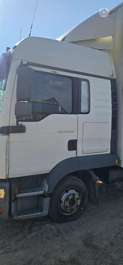 MAN 12-240, isothermal trucks
