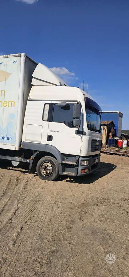 MAN 12-240, isothermal trucks