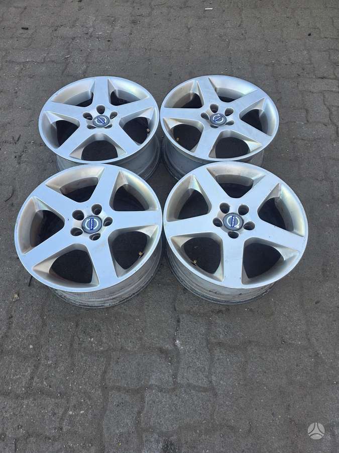 Volvo, lengvojo lydinio, R17
