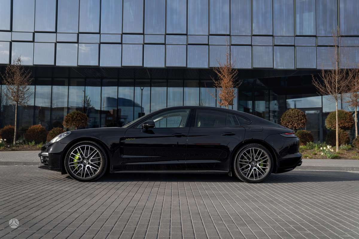 Porsche Panamera - 3