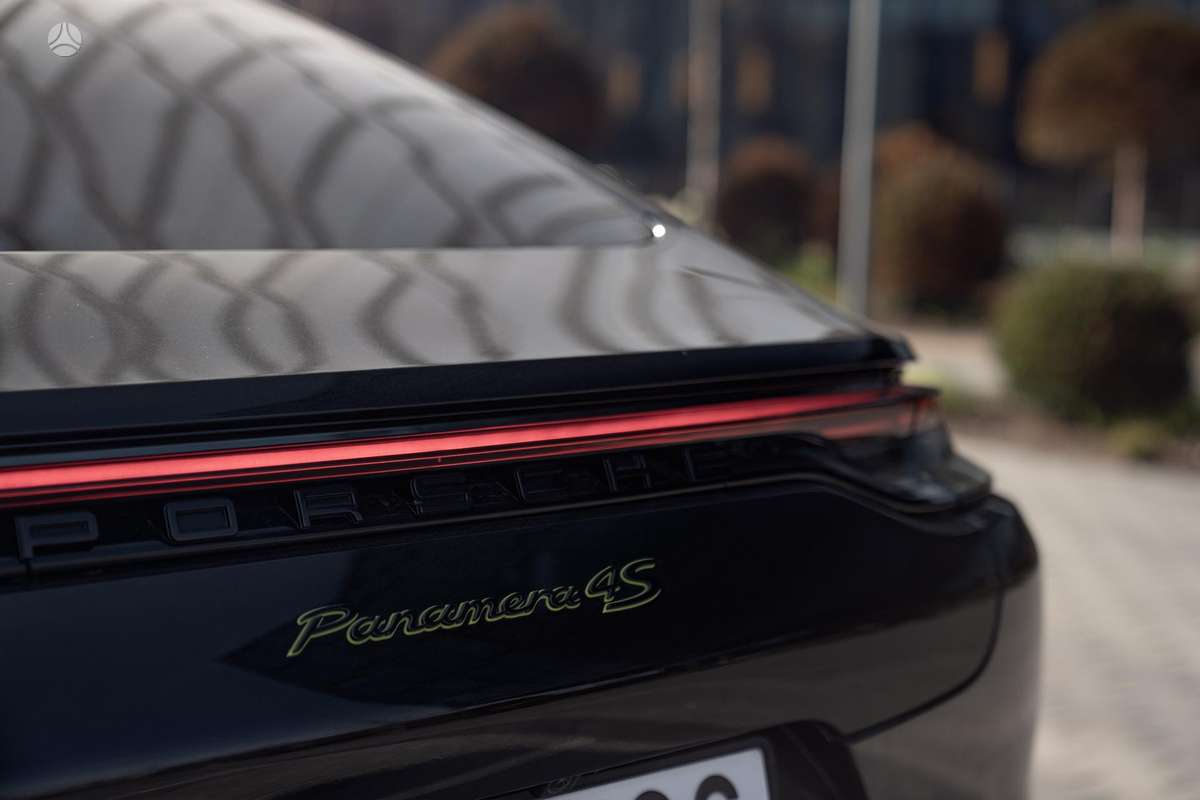 Porsche Panamera - 5