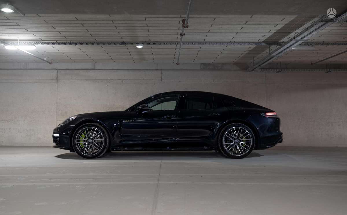 Porsche Panamera - 8