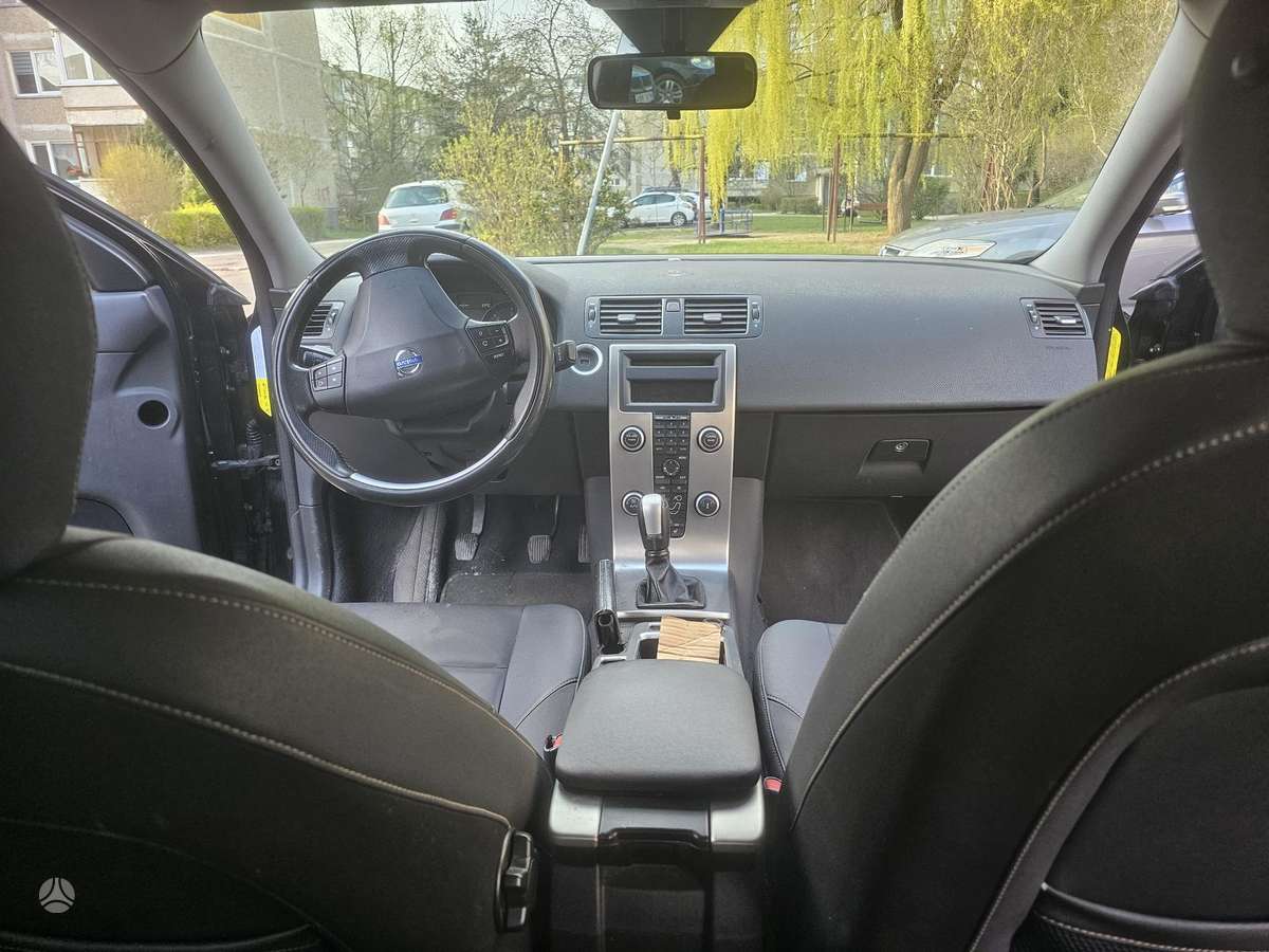 Volvo S40, 1.6 l., Седан