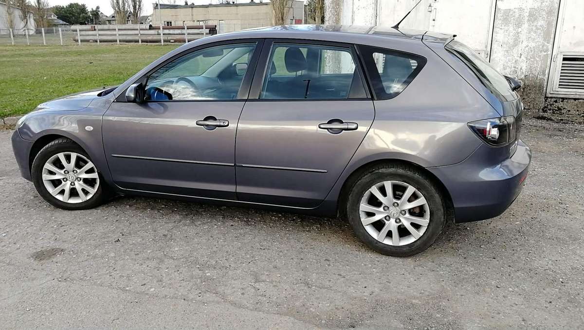 Mazda 3, 1.6 l., hatchback