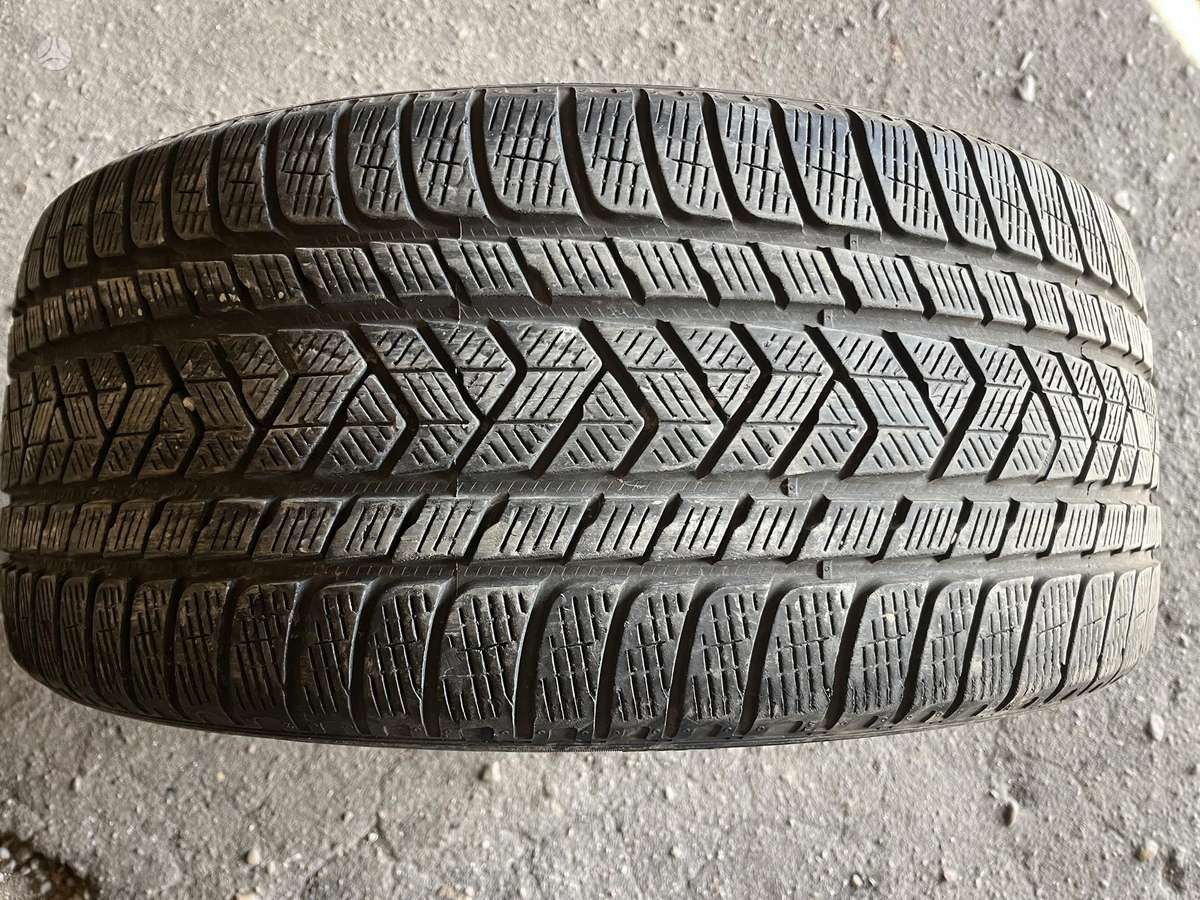 Pirelli Scorpion Winter, žieminės 285/40 R22