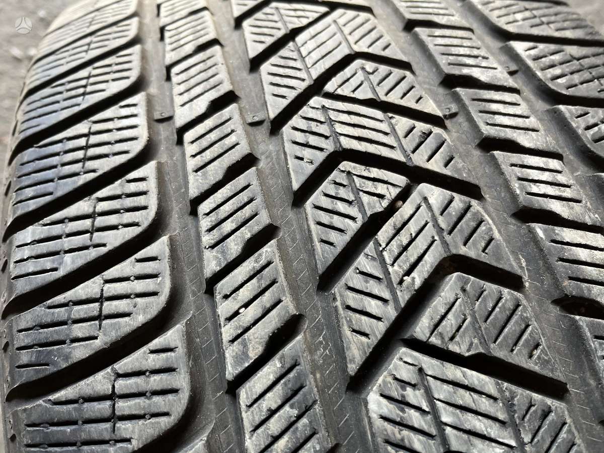 Pirelli Scorpion Winter, žieminės 285/40 R22
