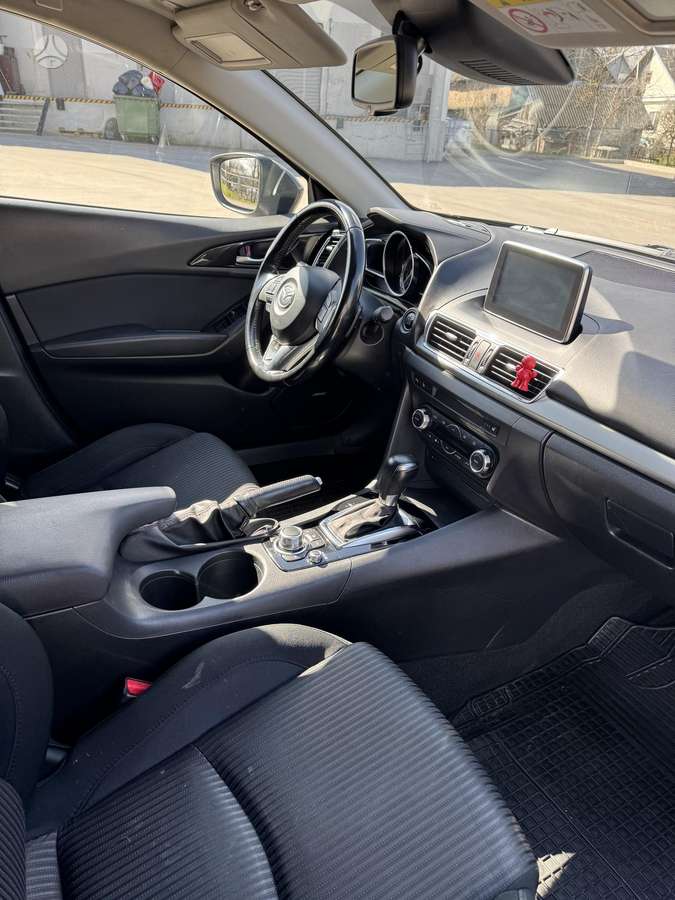 Mazda 3, 2.2 l., Хэтчбек