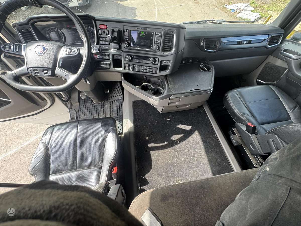 Scania R650, cab-chassis trucks