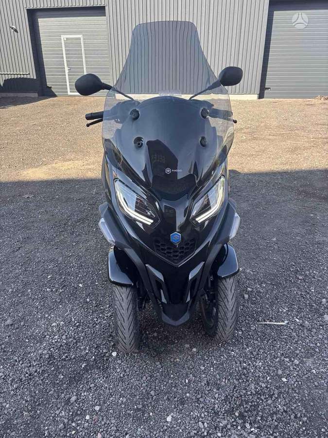 Piaggio MP3 400cc, trikes