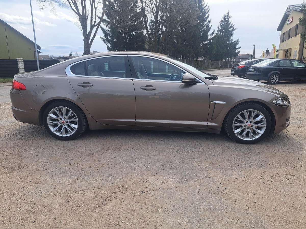 Jaguar XF, 2.2 l., Седан