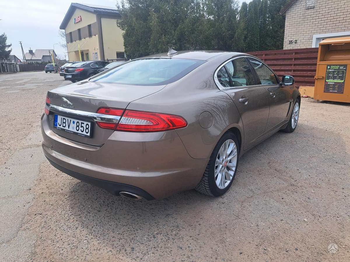 Jaguar XF, 2.2 l., Седан