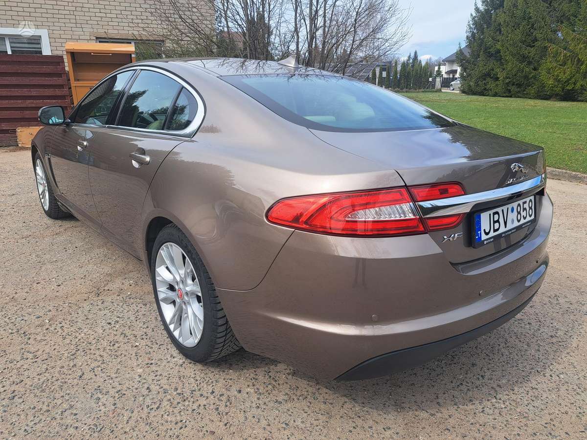 Jaguar XF, 2.2 l., Седан
