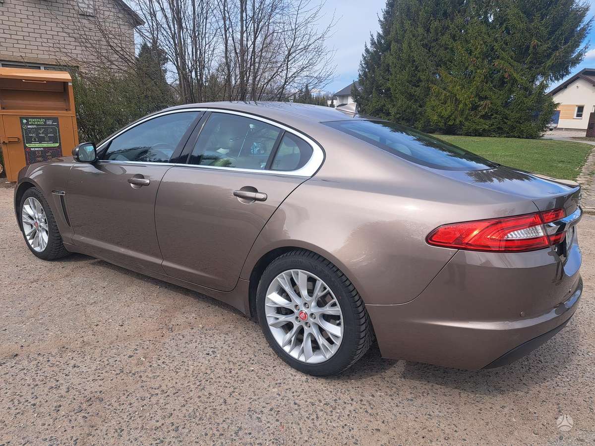 Jaguar XF, 2.2 l., Седан