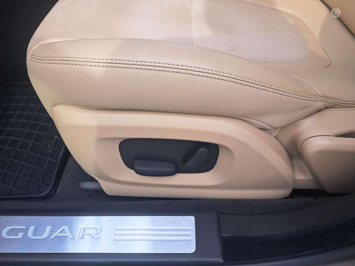 Jaguar XF, 2.2 l., Седан
