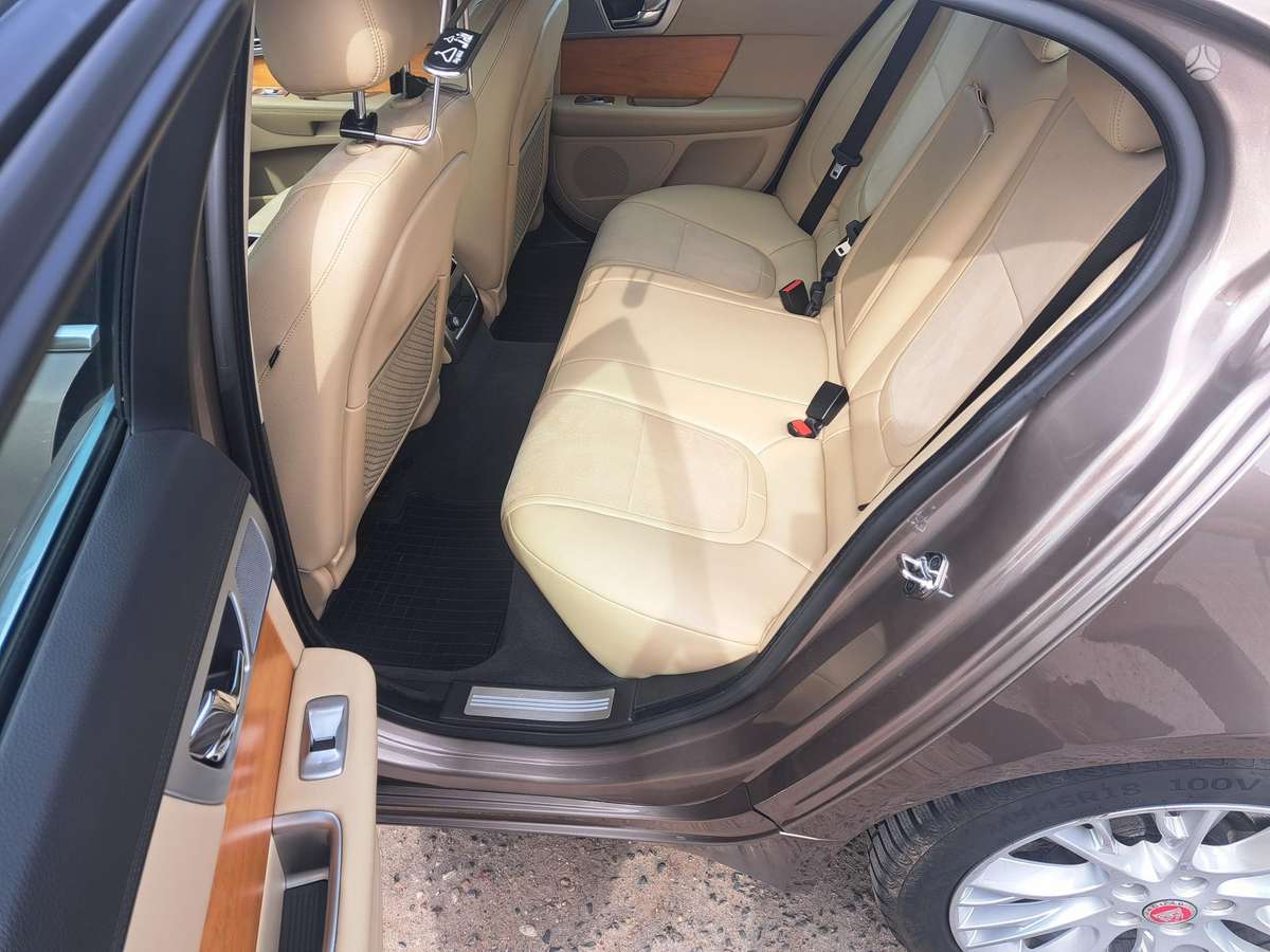 Jaguar XF, 2.2 l., Седан