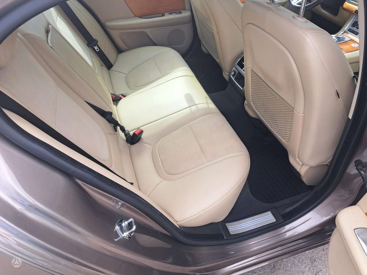 Jaguar XF, 2.2 l., Седан