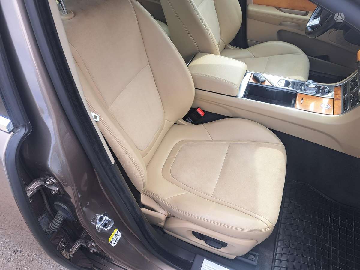 Jaguar XF, 2.2 l., Седан