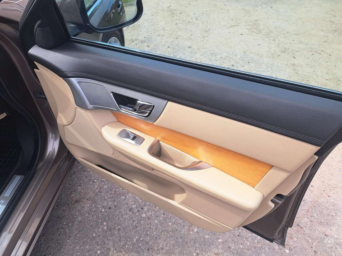 Jaguar XF, 2.2 l., Седан