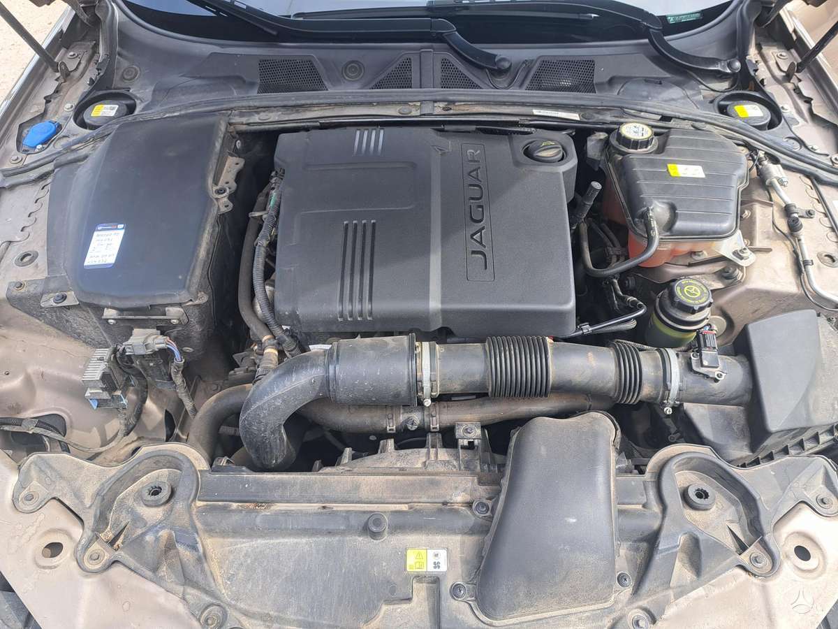 Jaguar XF, 2.2 l., Седан