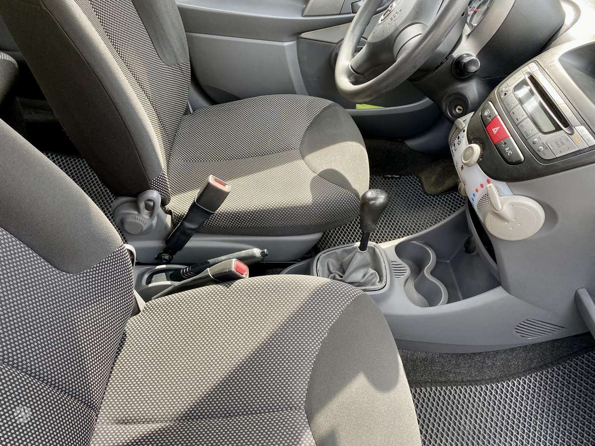 Toyota Aygo, 1.0 l., hatchback