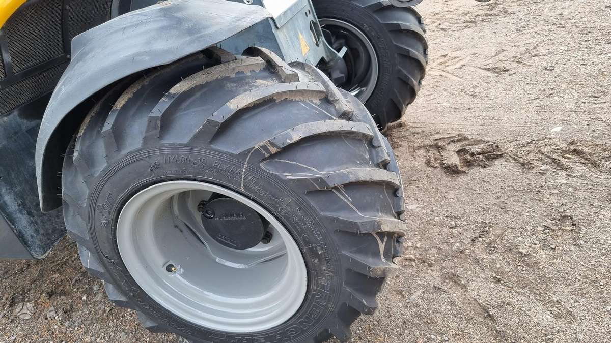 GIANT TENDO 4548, самоходные погрузчики
