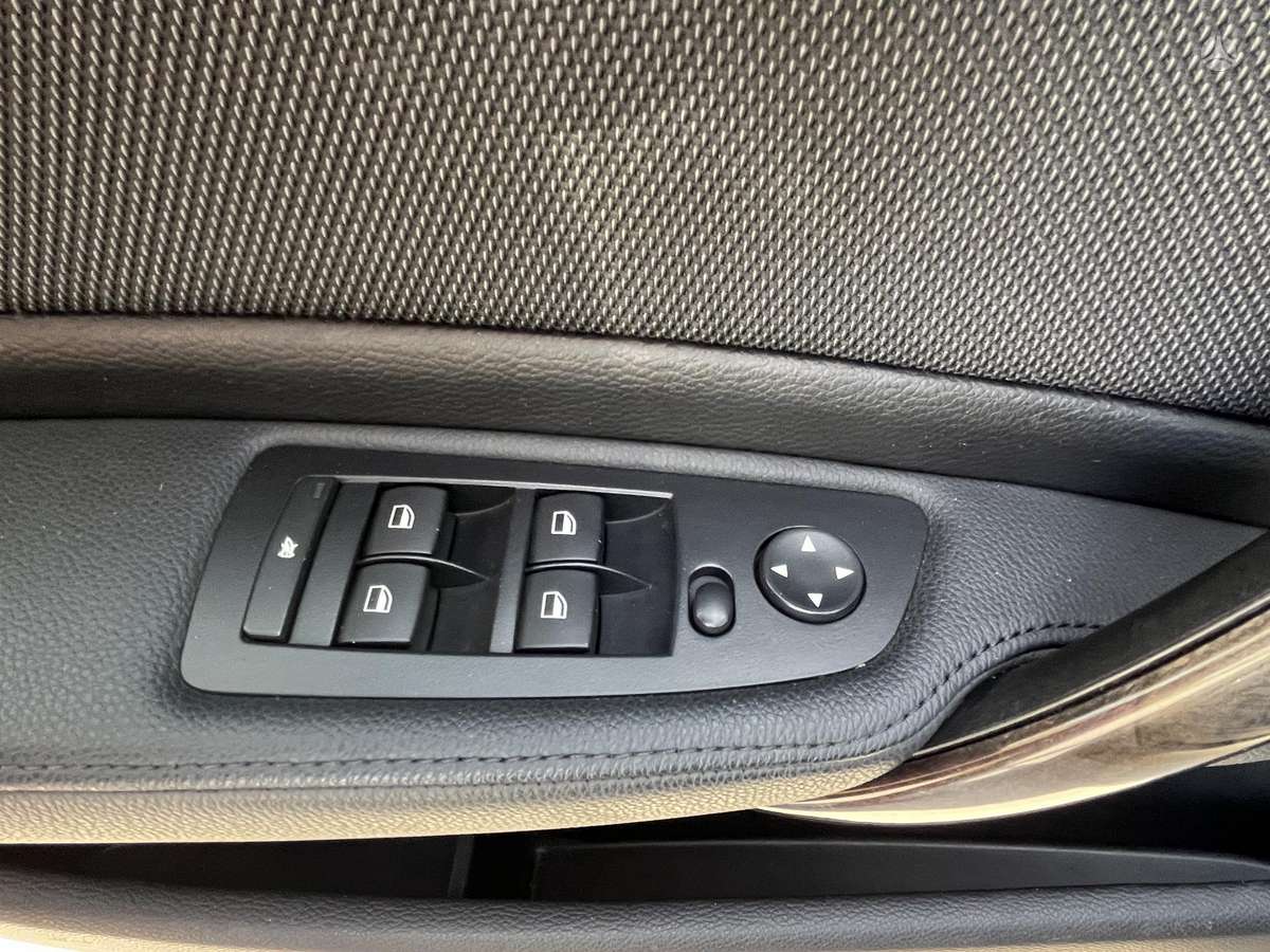 BMW 120, 2.0 l., hatchback